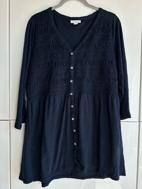 J. Jill Navy Blue Smocked Tunic Top Size Medium V Neck 3/4 Sleeves Buttons